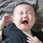 生後8か月の赤ちゃんが熱を出しやすい理由と対処法