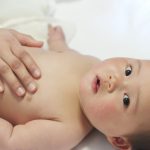 生後4ヶ月目の赤ちゃんの体重増加と成長の目安