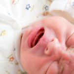 新生児が泣く理由とは？赤ちゃんが顔を真っ赤にして泣く時の対処法！