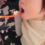 遊び食べが辛い…　離乳食やスプーンを持ちたがる子への対処法！
